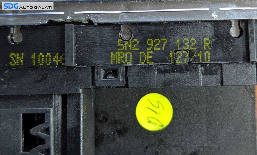 Panou Consola Buton Butoane ESP Senzori Parcare Start Stop Volkswagen Tiguan 5N 2007 - 2015 Cod 5N2927132R (Masina de UK) [L9140]