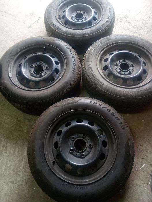 De vînzare patru jante pe 15 65 R 185 în 5 prezoane