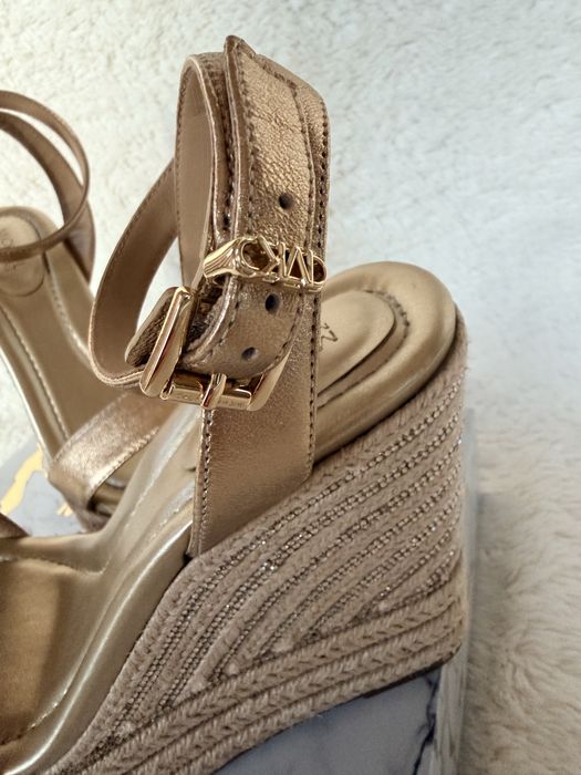 Sanda Mikhael Kors-wedge