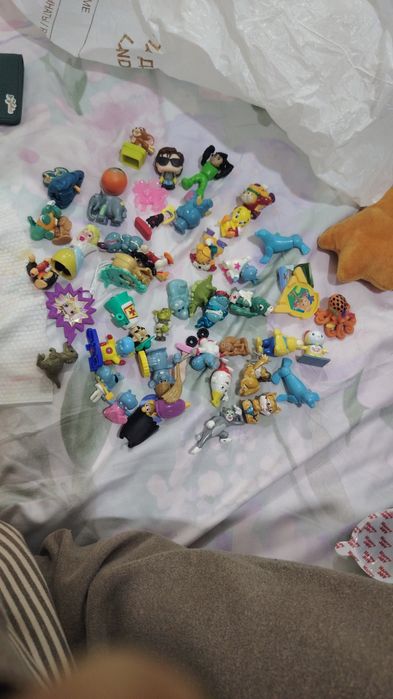 Игрушки киндера из прошлых и новых