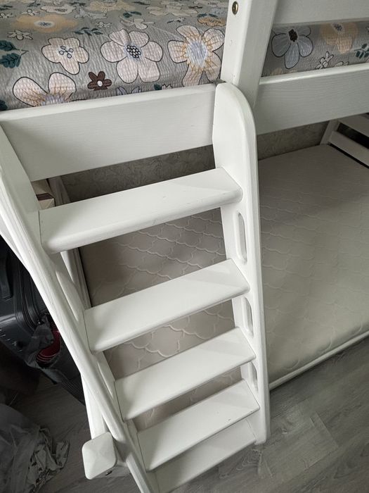 Продам двухъярусную кровать