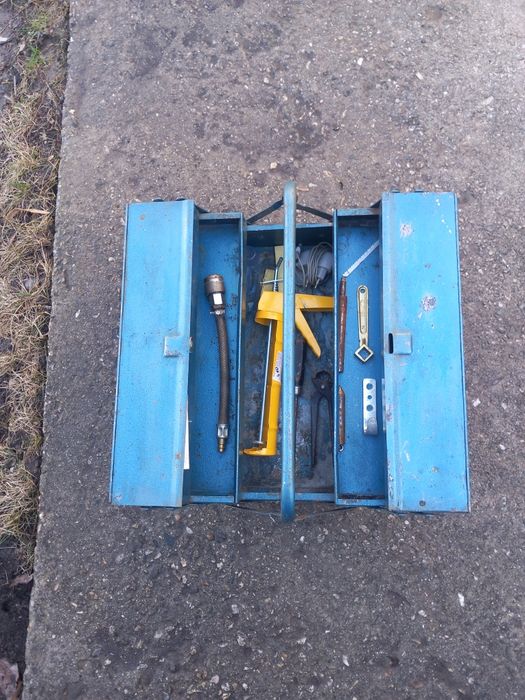 Куфар за инструменти