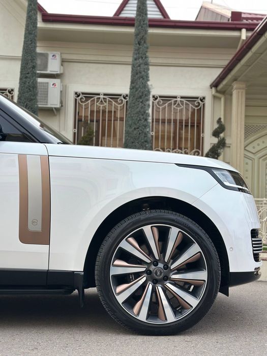 Range Rover SV 2023