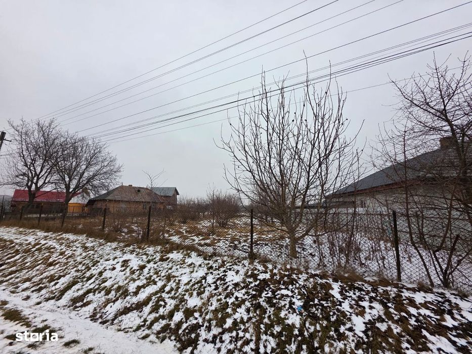 Teren Trifești, intravilan, zonă centrală, 1.700 mp, deschidere 38 ml