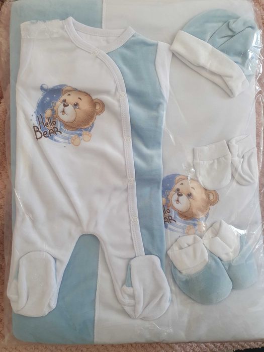 Бебешки дрешки и играчки