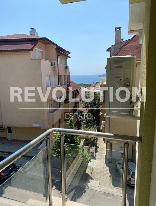 Дава се под наем Тристаен апартамент в Варна, Бриз - 80 кв.м за 575 € - Снимка #4