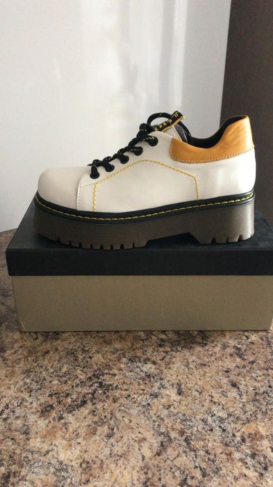 Продам кожаную обувь женскую