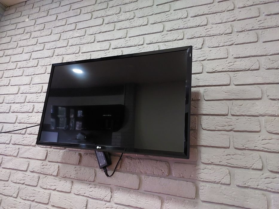 Телевизор LG  32 дюм. Продаётся