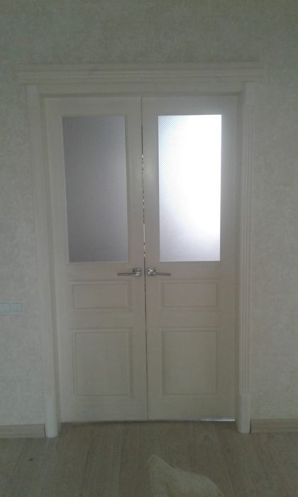 Двери из натульного дерева