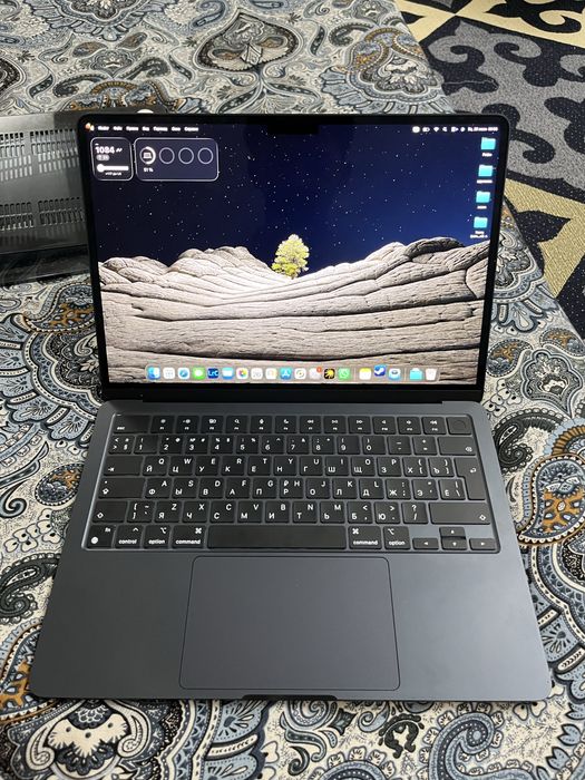 MacBook m2 air.