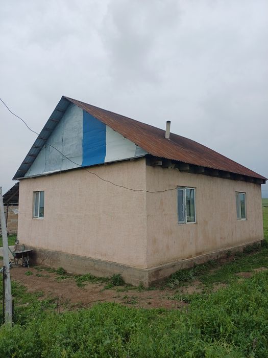 Тұрар ауылында үй сатылады. Құжаттары түгел.