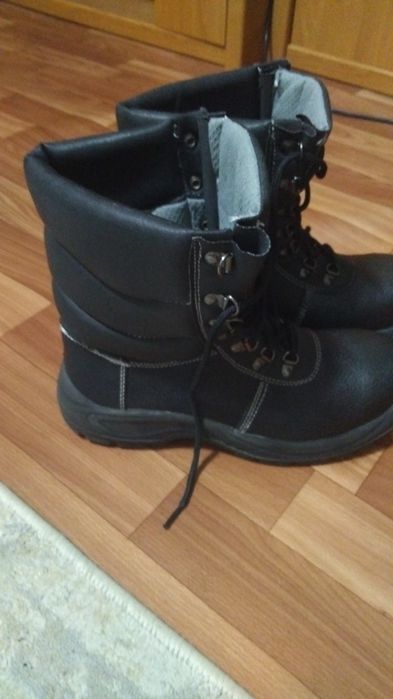 Продаю ботинки рабочие
