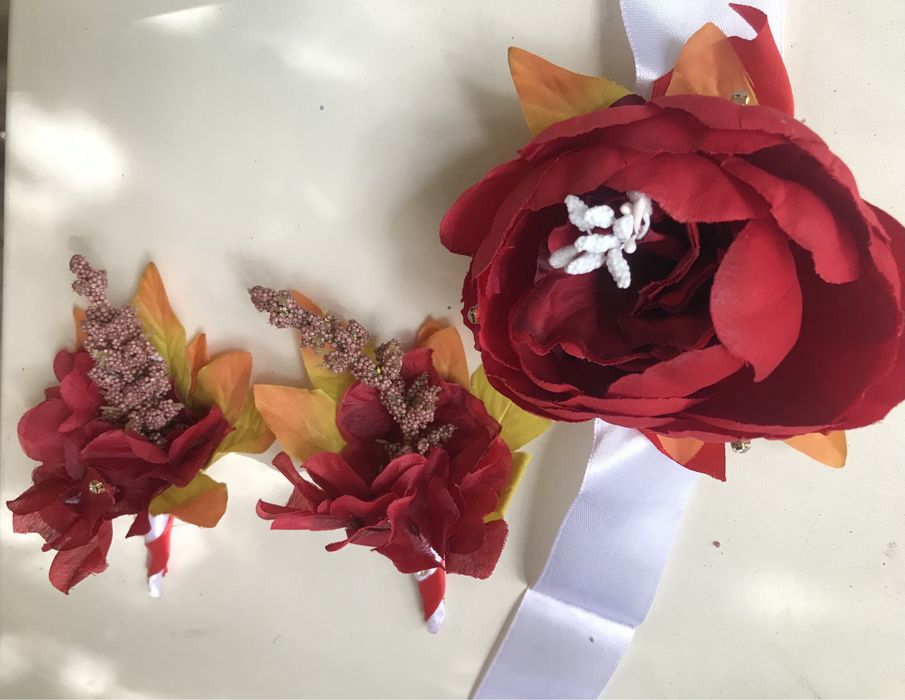 Продам Букет Невесты и бутоньерки жених, дружка и дружок