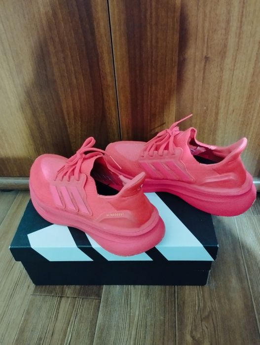 Кроссовки adidas р 35-36