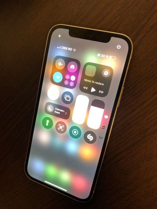 Iphone 12 pro fara probleme