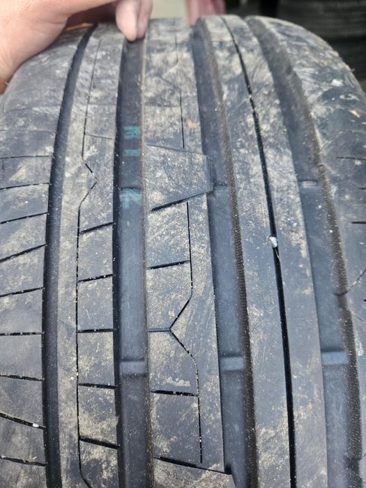 Продам резину вместе с дисками размет 245/35R20