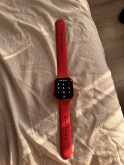 Apple Watch Series 8 GPS+Cellular Product RED