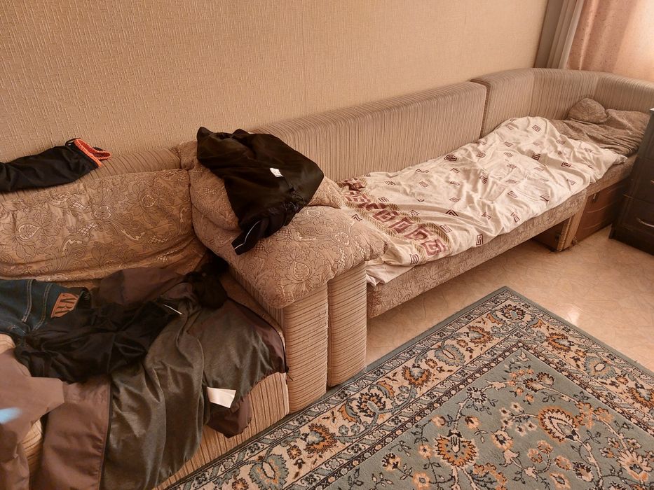 Продам диван угловой