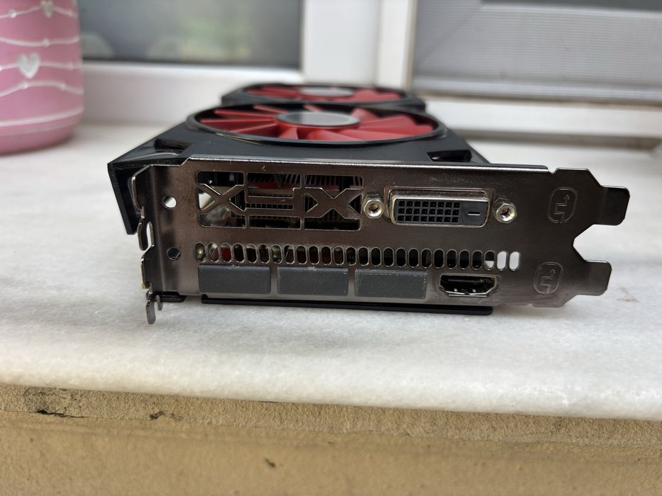 Placa video XFX AMD Radeon RX 570 RS 8GB Black Edition