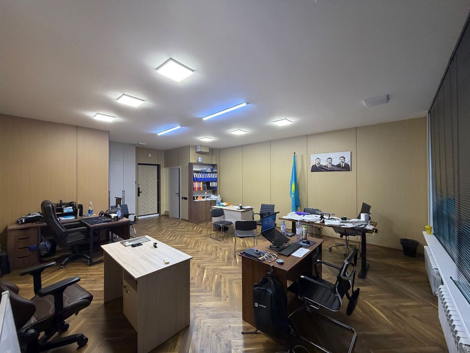 Офис в центре города район Мега и Хилтон