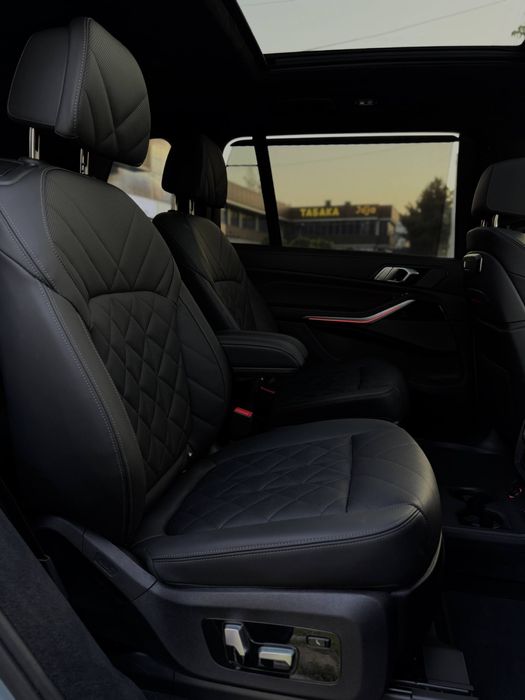 BMW X7 2025 — 7