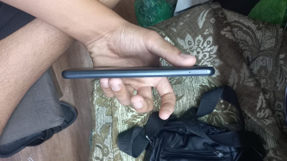 Самсунг а 12     64 гб