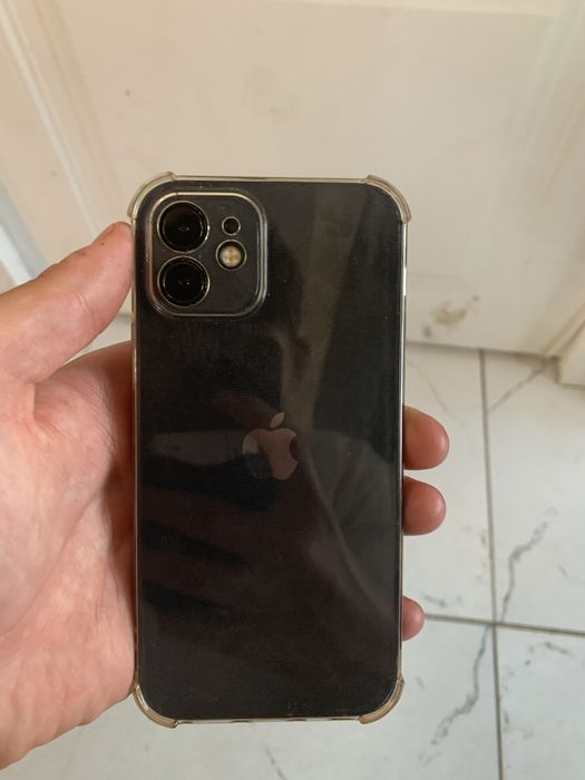 Продам iPhone 12