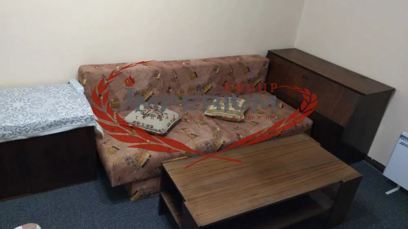 Двустаен обзаведен апартамент под наем в района на Окръжна болница, г