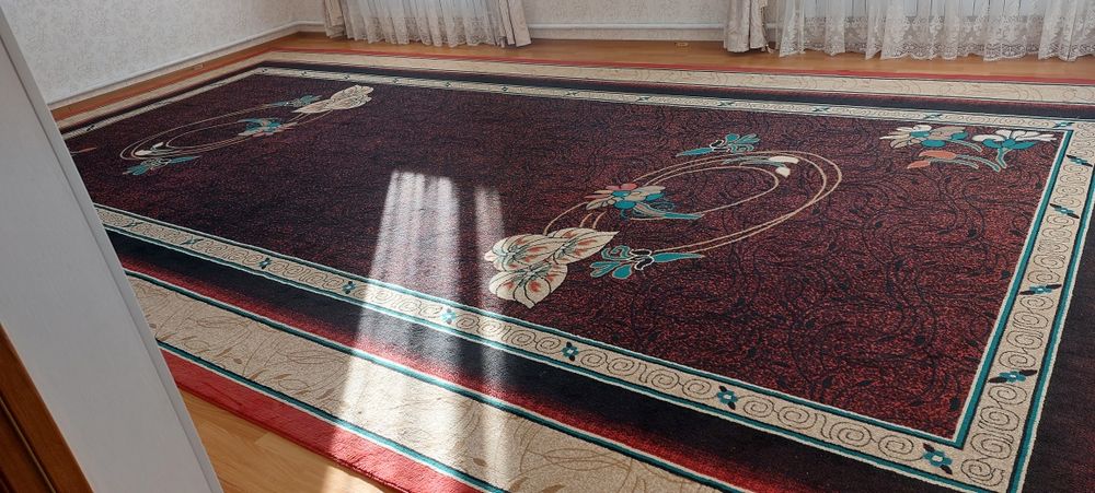 Кілем сатылады 8×4