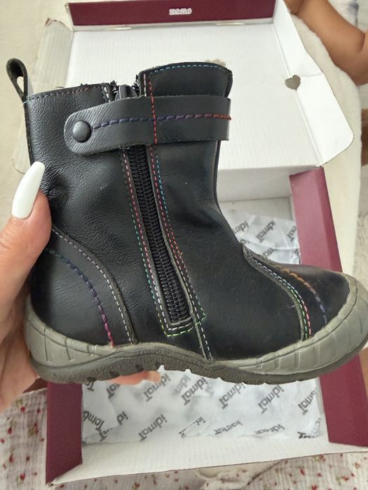 Продам детские зимние сапоги