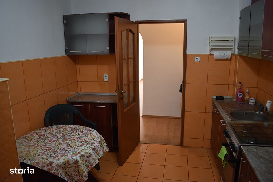 Apartament 4 camere de vanzare Oradea