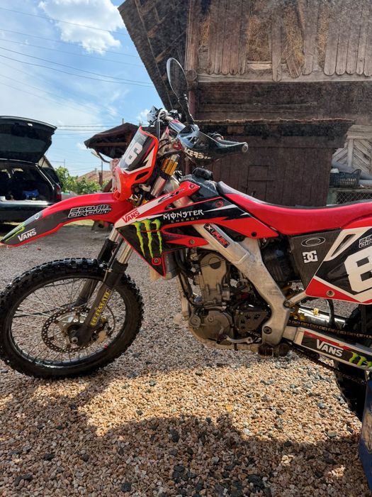 Honda hm f250  pret negociabli