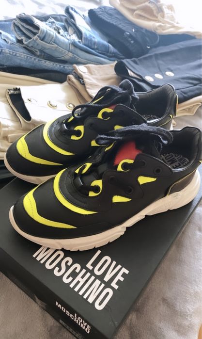Sneakersi Love Moschino