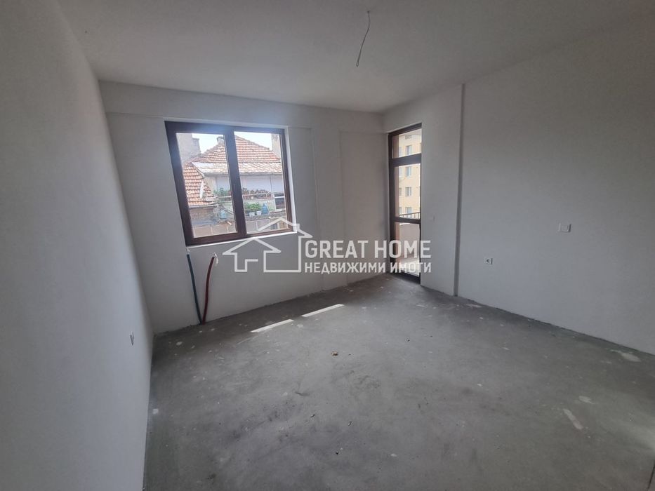 Продава се Двустаен апартамент в Търговище, Център - 64 кв.м за 1076 €/кв.м - Снимка #2