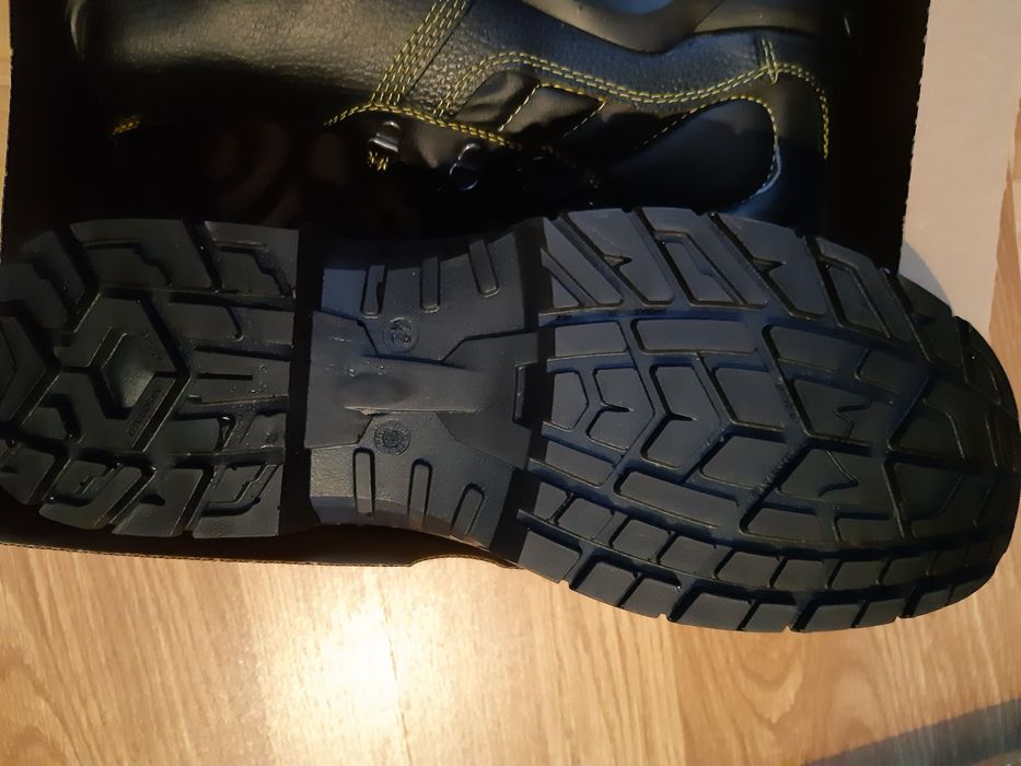 Bocanci cu bombeu metalic Rhino Work