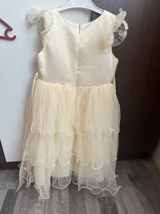 Детски рокли за поводи