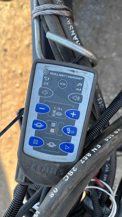 Рулонный Пресс Подборщик CLAAS ROLLANT 350 RC