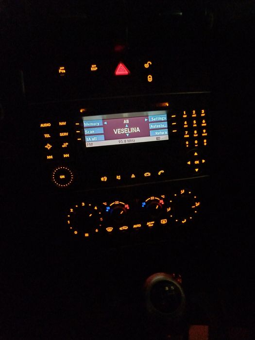 Мерцедес c180бензин