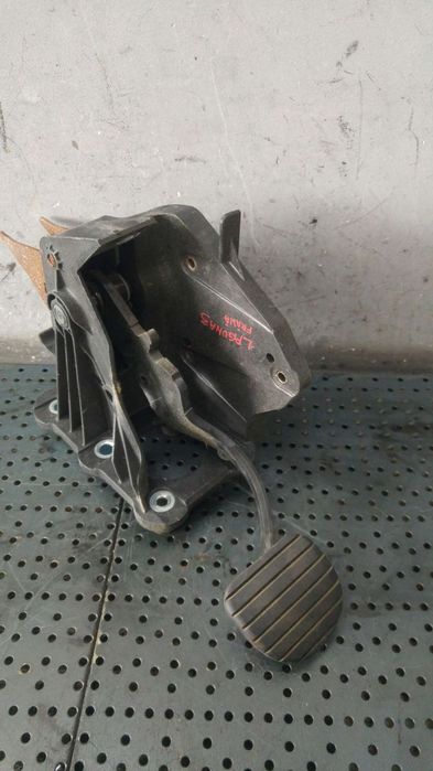 Pedala frana 2.0 dci renault laguna 3 465010003r