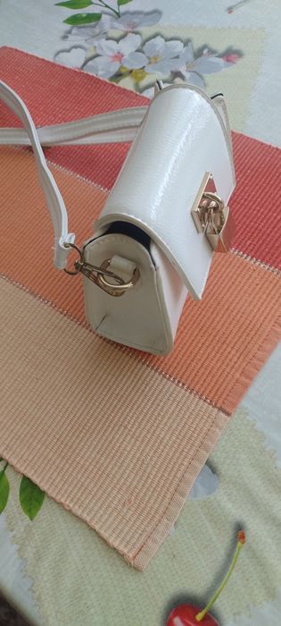 Дамска малка чантичка