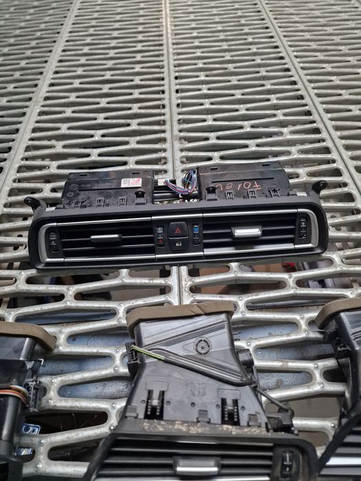 Grila centrala stanga dreapta aer ventilatie bmw f25 f10 f11 f20 f30 f01 f02 europa volan stanga