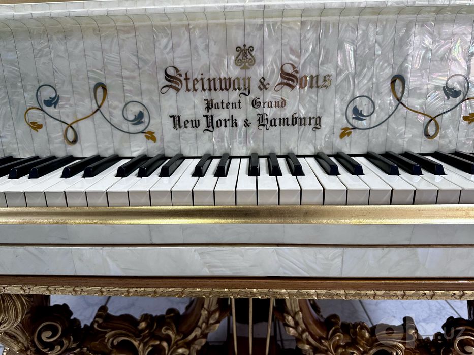 рояль Steinway & Sons