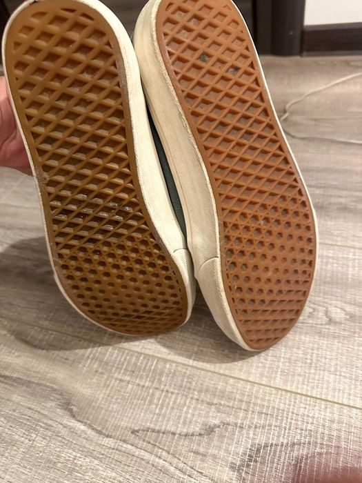 Adidasi Vans Old Skool marimea 42 purtati stare buna