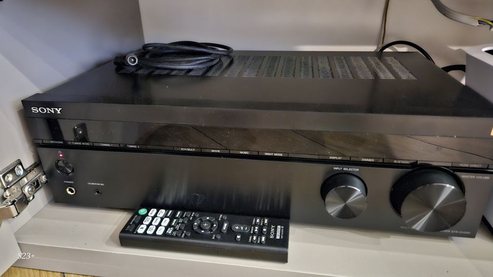 STR-DH590 включван 2 пъти