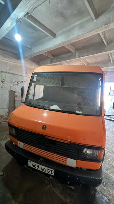 Продам грузовой автомобиль Мерседес