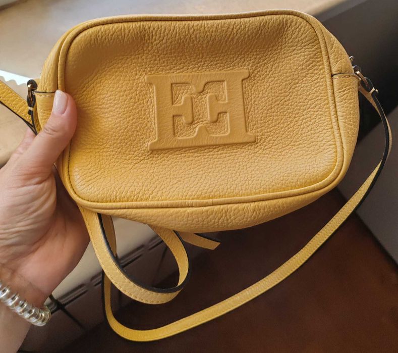 Оригинална чантичка Escada