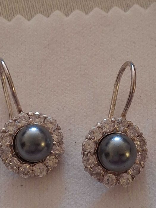 Два чифта сребърни обеци с камъни