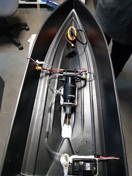 Reparatii si piese pentru navomodele /bărcute pentru plantat