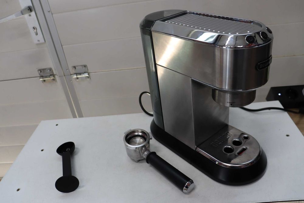 Кафемашина DeLonghi EC685.M DEDICA, 15bar, 1300W