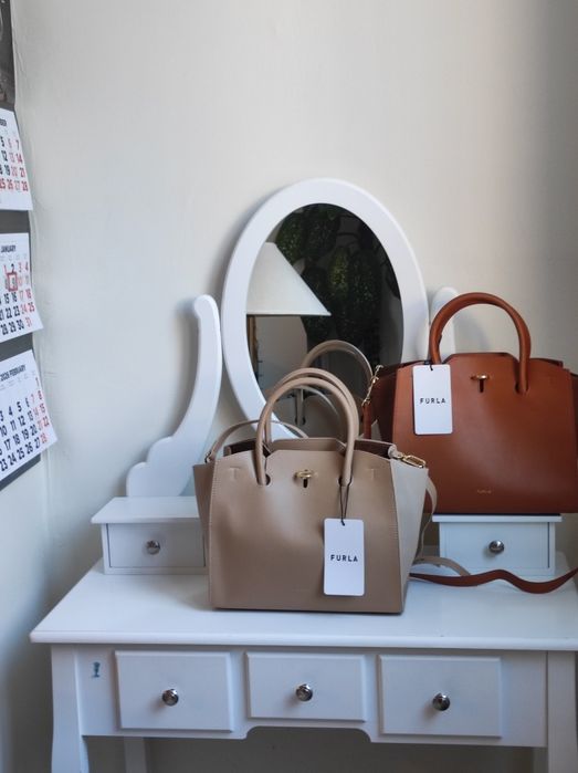 Чанта Furla естествена кожа